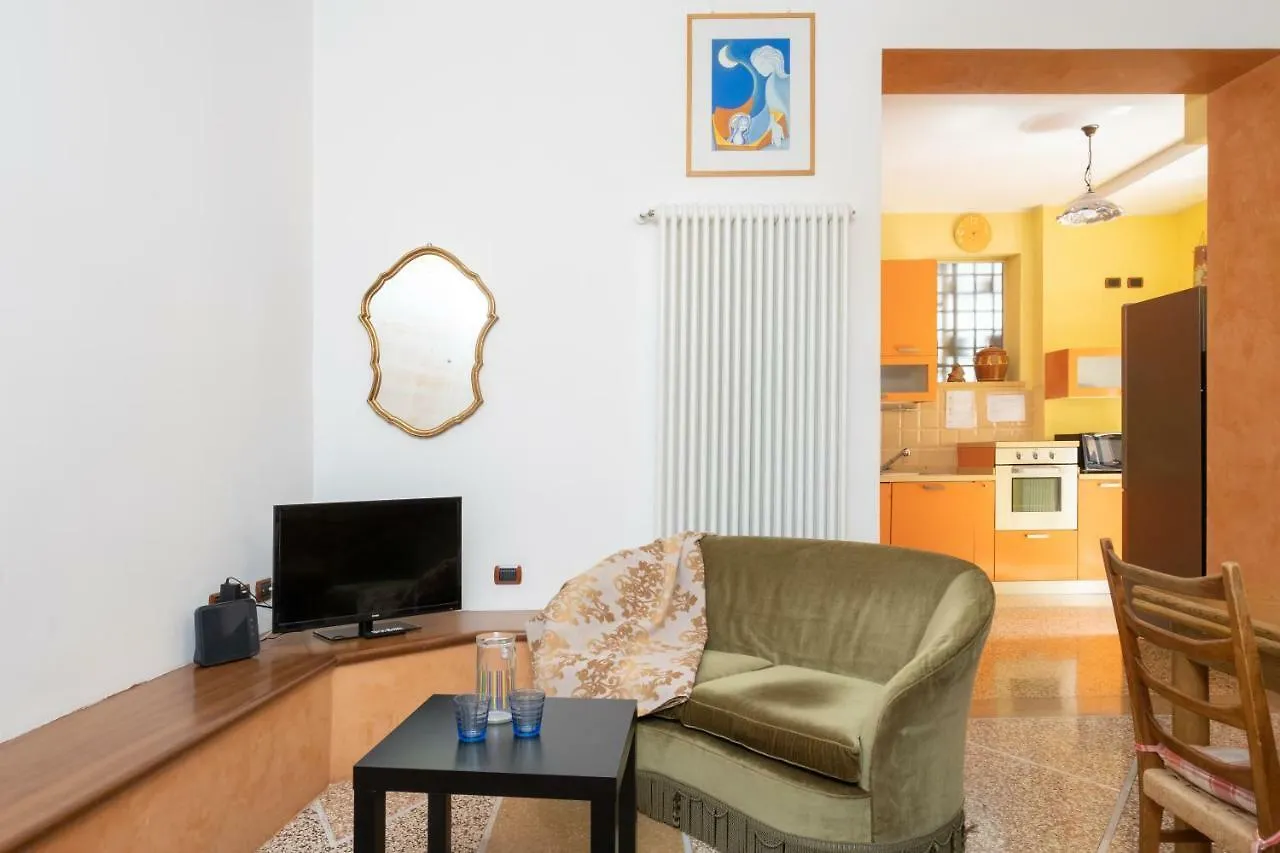 Petroni 38 By Studio Vita Bologna 0*,